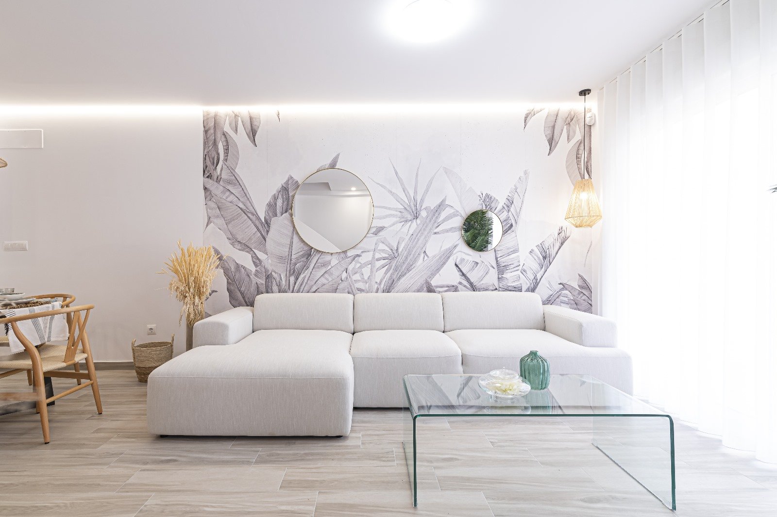 In der exklusiven Gegend von La Manga del Mar Menor gelegen, bietet diese Wohnanlage eine einzigartige Gelegenheit, das Leben am Meer zu genießen. Mi