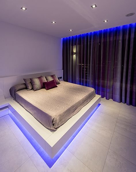  Diese exklusive Villa befindet sich in der malerischen Stadt Calpe und bietet ein unvergleichliches Wohnerlebnis. Entworfen für diejenigen, die ein Z