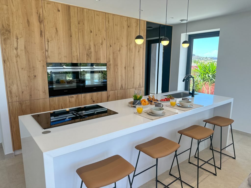  In der charmanten Ortschaft Cuevas del Almanzora gelegen, bieten diese exklusiven Villen einen anspruchsvollen und komfortablen Lebensstil. Mit insge