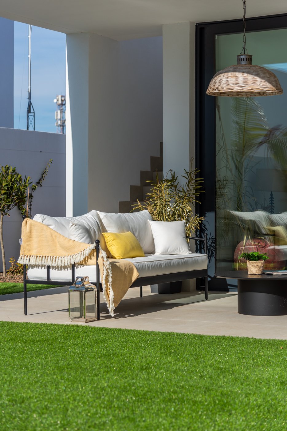  Diese exklusive Sammlung von sechs unabhängigen Wohnhäusern befindet sich im charmanten Enklave von Mar de Cristal und bietet eine ideale Umgebung fü