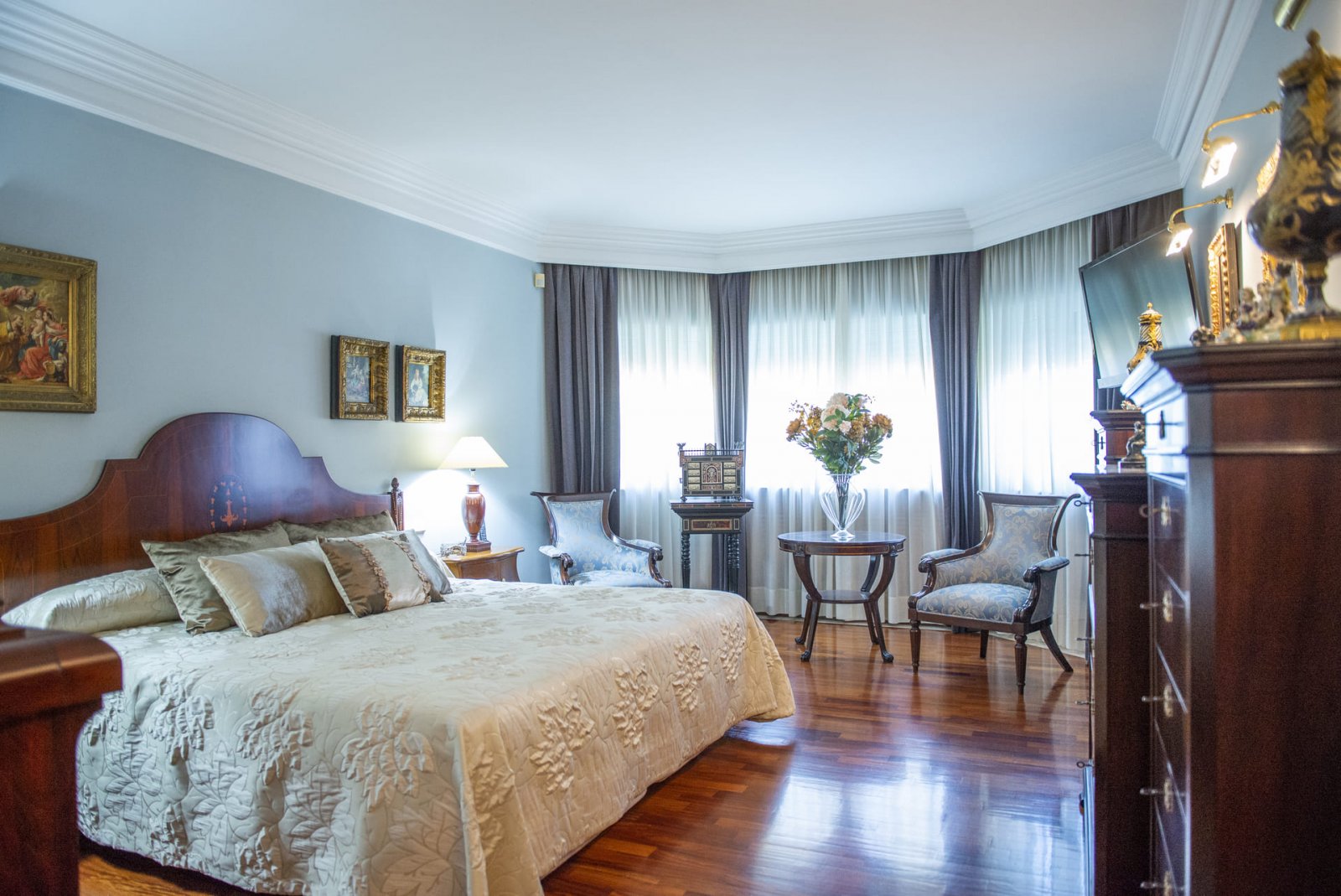 Diese Villa befindet sich in der charmanten Gemeinde San Pedro del Pinatar und bietet ein einzigartiges Wohnerlebnis mit Meerblick. Die Immobilie lie