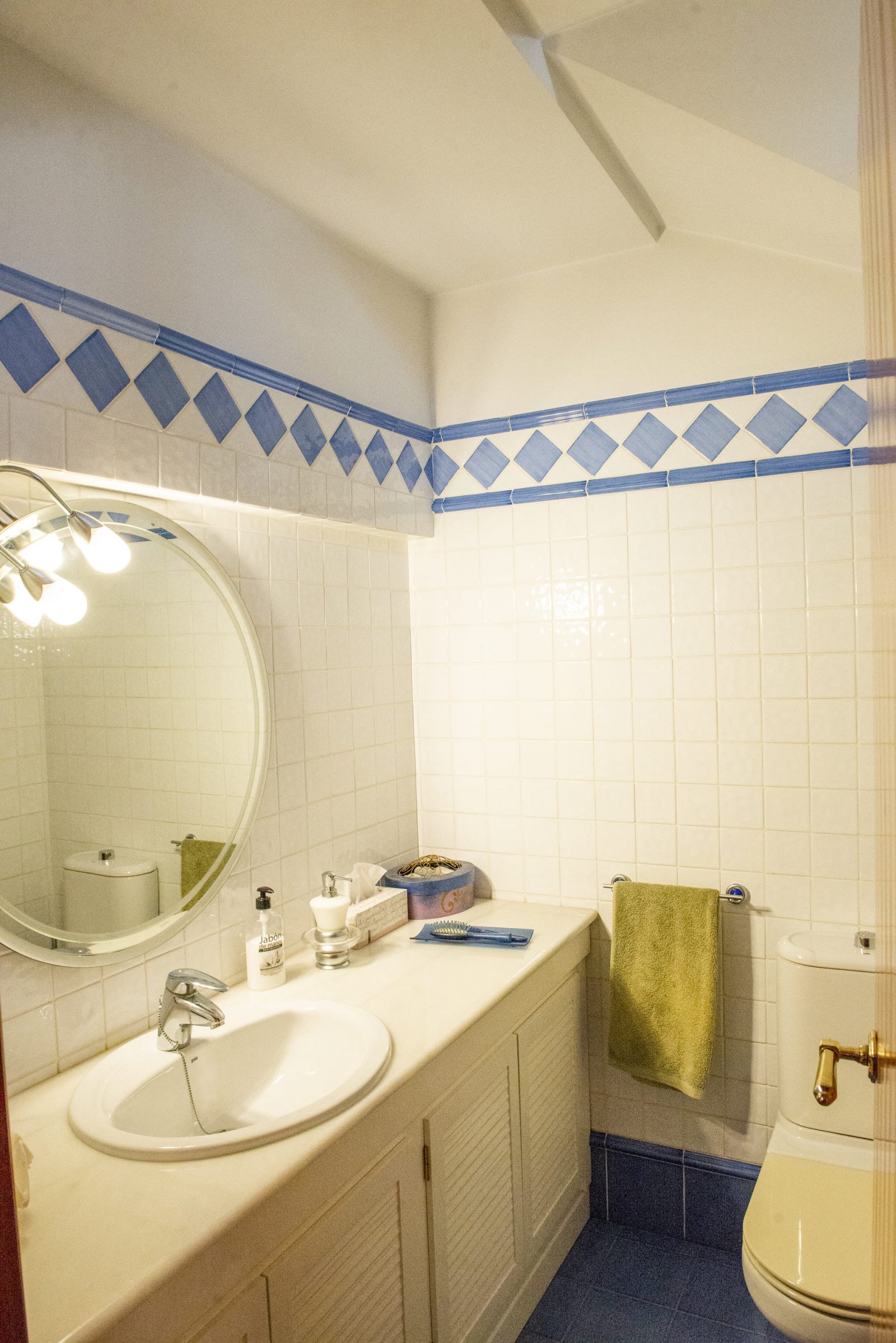 Diese Villa befindet sich in der charmanten Gemeinde San Pedro del Pinatar und bietet ein einzigartiges Wohnerlebnis mit Meerblick. Die Immobilie lie