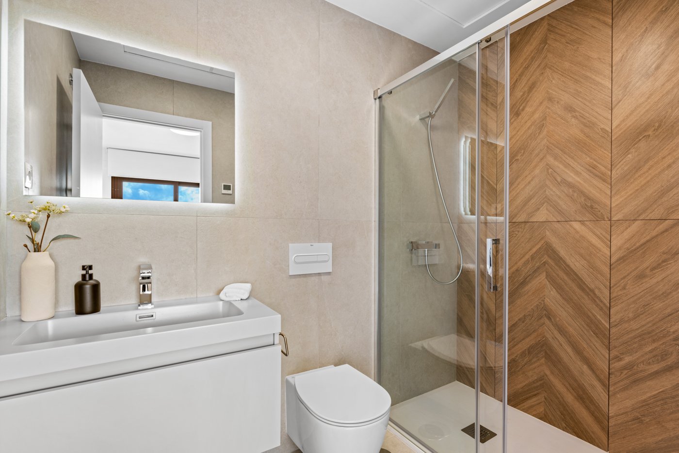  Im charmanten Ort Pilar de la Horadada gelegen, bietet dieses Ensemble freistehender Chalets eine einzigartige Gelegenheit, das Leben an der Costa Bl