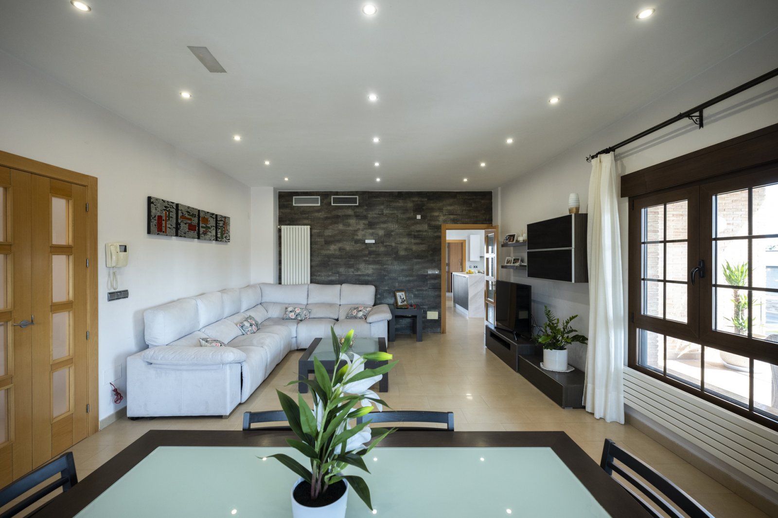  In der ruhigen Gegend von Jerónimo und Avileses gelegen, bietet diese exklusive Villa eine ideale Umgebung für diejenigen, die ein Zuhause in einer f