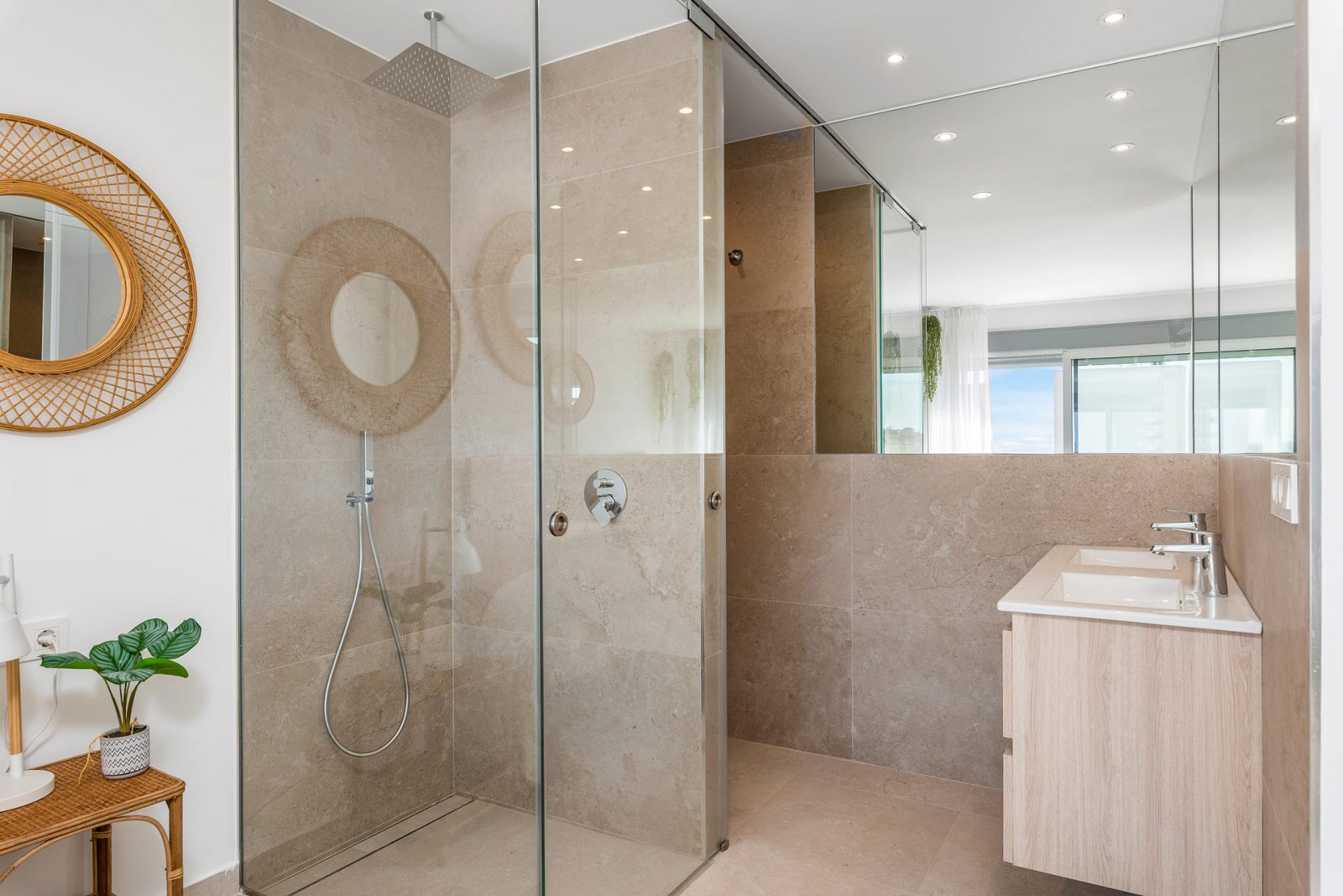  In der charmanten Ortschaft Dolores gelegen, bietet diese Wohnanlage eine Auswahl von 7 Bungalows, aufgeteilt in zwei Typen: High-Bungalow und Low-Bu