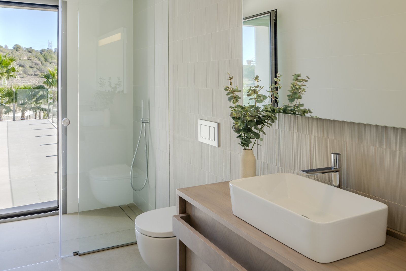  In der exklusiven Gegend von Dehesa de Campoamor gelegen, bietet diese Sammlung von 16 Immobilien eine privilegierte Umgebung für diejenigen, die ein