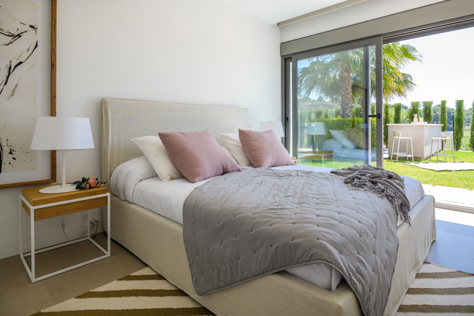  In der exklusiven Gegend von Dehesa de Campoamor gelegen, bietet diese Sammlung von 16 Immobilien eine privilegierte Umgebung für diejenigen, die ein