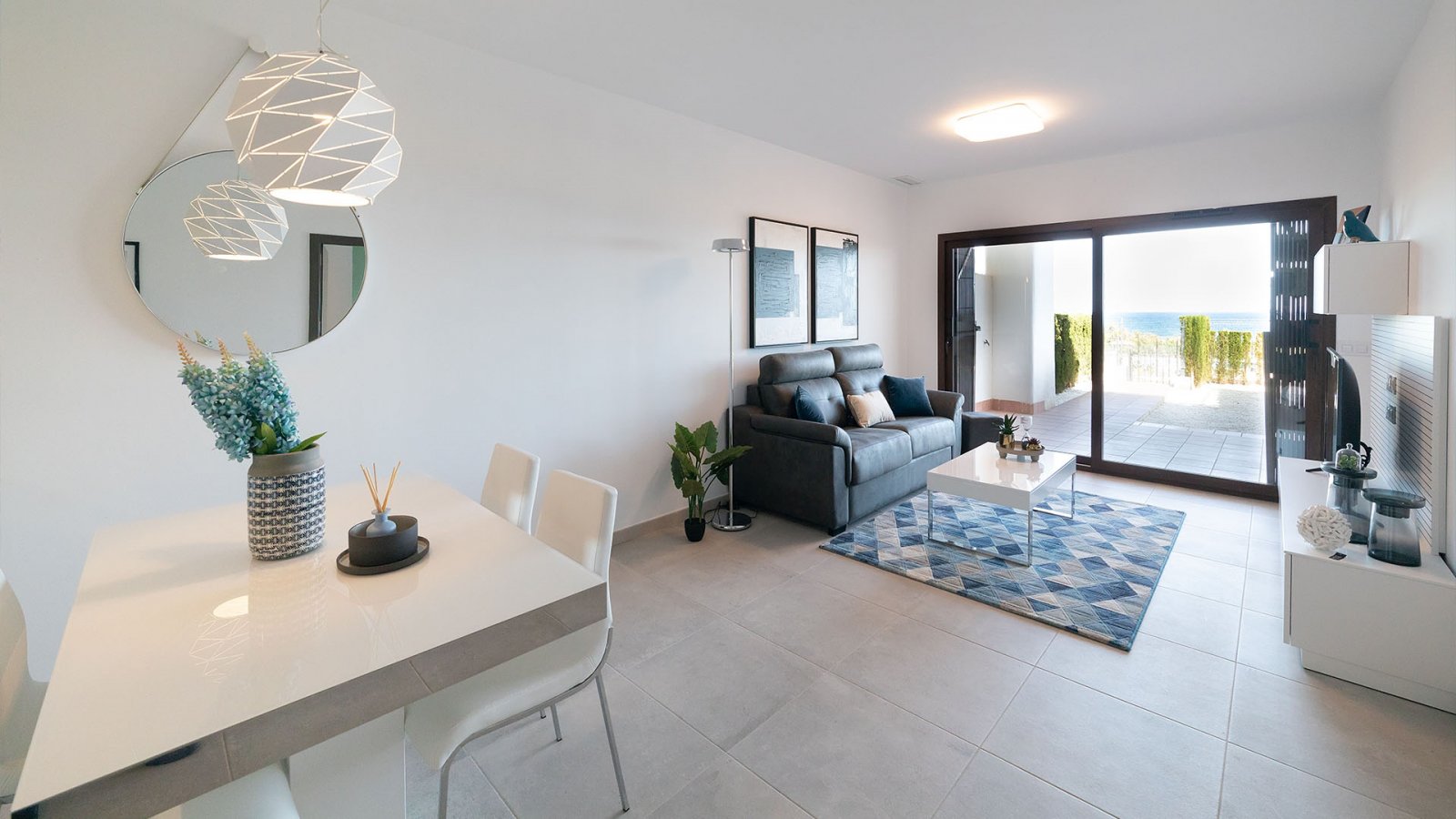  In der charmanten Ortschaft Pozo del Esparto gelegen, bietet dieses exklusive Wohnensemble eine Auswahl an Bungalows, die für den Genuss der Küstenum