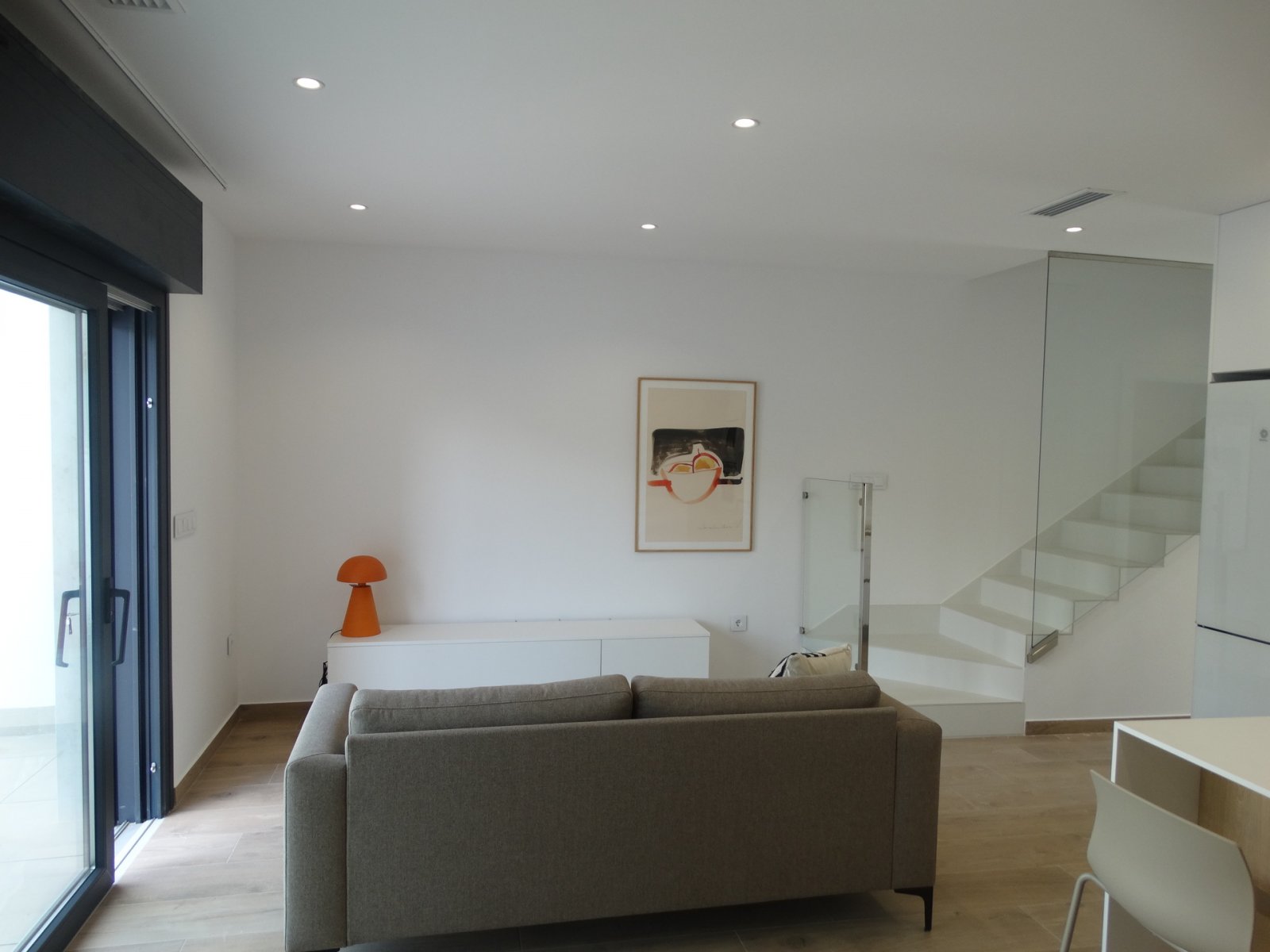 In der charmanten Stadt San Javier gelegen, bietet diese Wohnanlage eine exklusive Auswahl von 9 Reihenhäusern. Diese Häuser sind für diejenigen konz