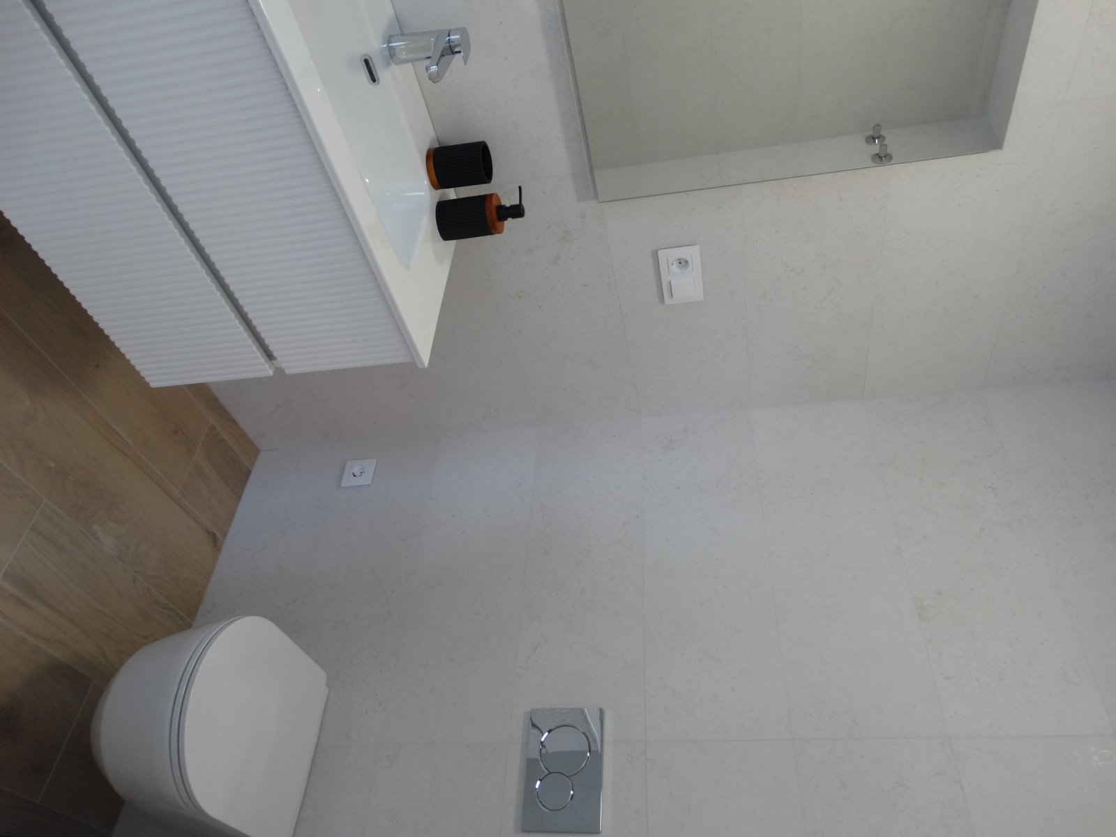 In der charmanten Stadt San Javier gelegen, bietet diese Wohnanlage eine exklusive Auswahl von 9 Reihenhäusern. Diese Häuser sind für diejenigen konz