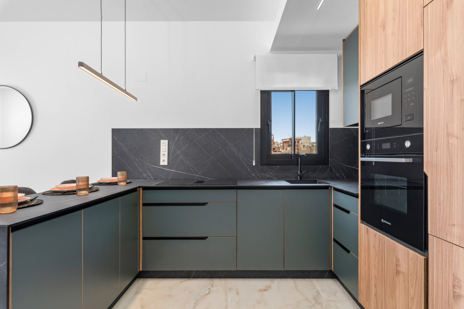  In der charmanten Ortschaft Algorfa gelegen, bietet diese exklusive Sammlung von 44 freistehenden Häusern eine privilegierte Umgebung für diejenigen,