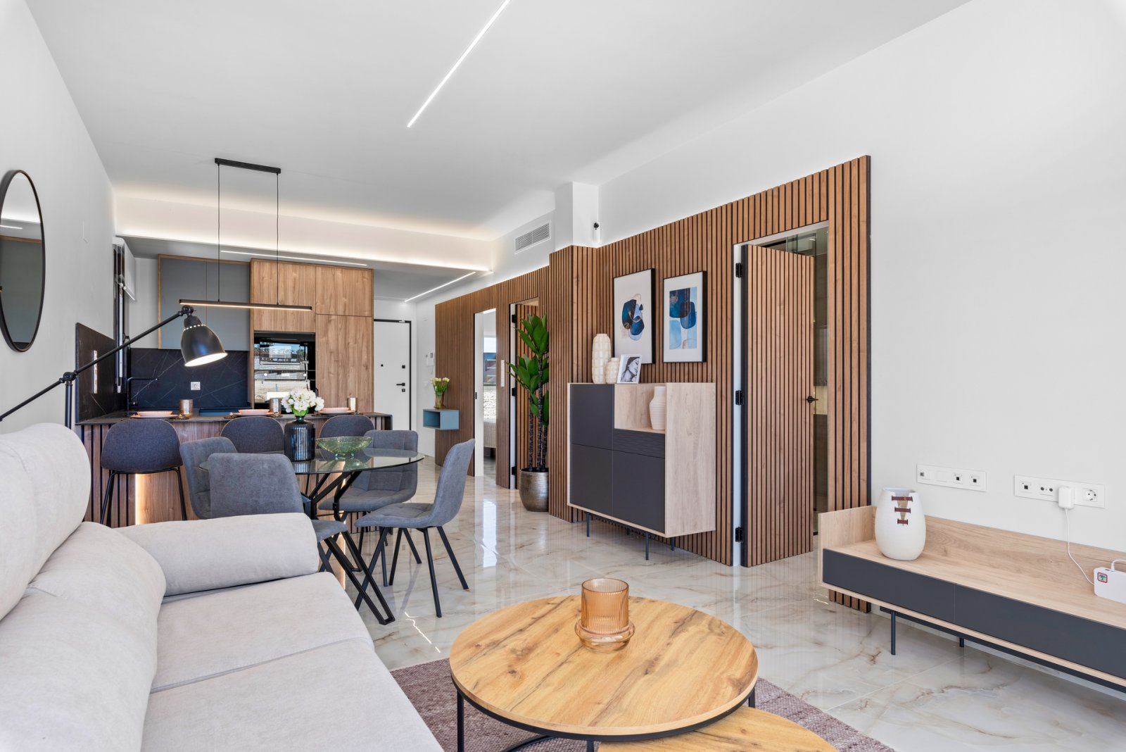  In der charmanten Ortschaft Algorfa gelegen, bietet diese exklusive Sammlung von 44 freistehenden Häusern eine privilegierte Umgebung für diejenigen,