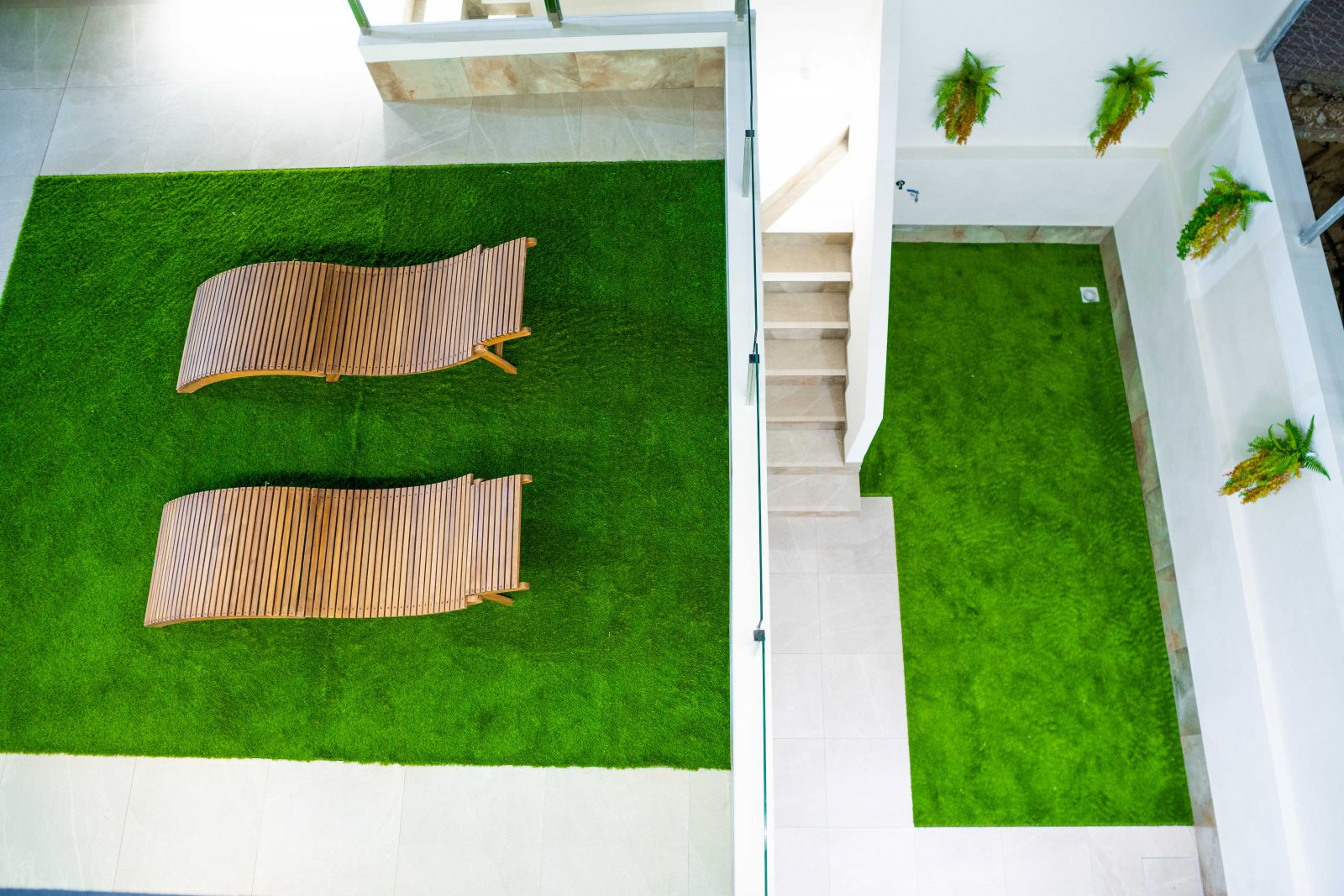  In der charmanten Ciudad Quesada gelegen, bietet diese exklusive Sammlung von 8 Reihenhäusern eine ideale Wohnumgebung für diejenigen, die ein modern