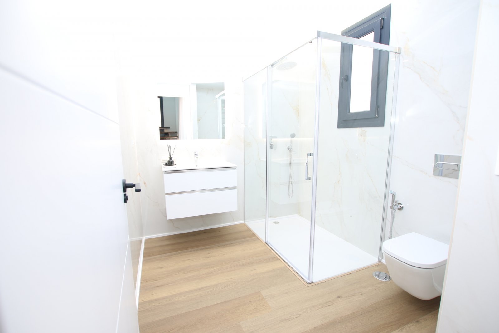  Diese exklusiven freistehenden Häuser befinden sich in der charmanten Gemeinde Pilar de la Horadada und bieten einen unvergleichlichen Lebensstil. In