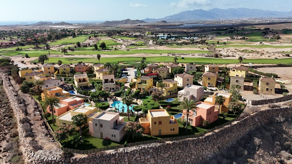  In der charmanten Ortschaft Cuevas del Almanzora gelegen, bietet diese exklusive Wohnanlage 13 unabhängige Wohnhäuser, die für diejenigen entworfen w