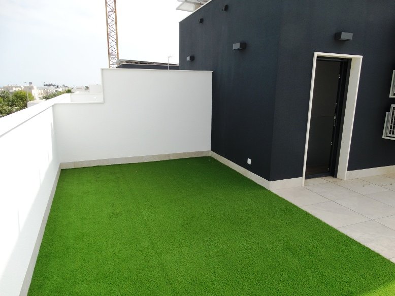  In der charmanten Ortschaft Pilar de la Horadada gelegen, bietet diese exklusive Sammlung von Reihenhäusern eine einzigartige Gelegenheit, eine privi