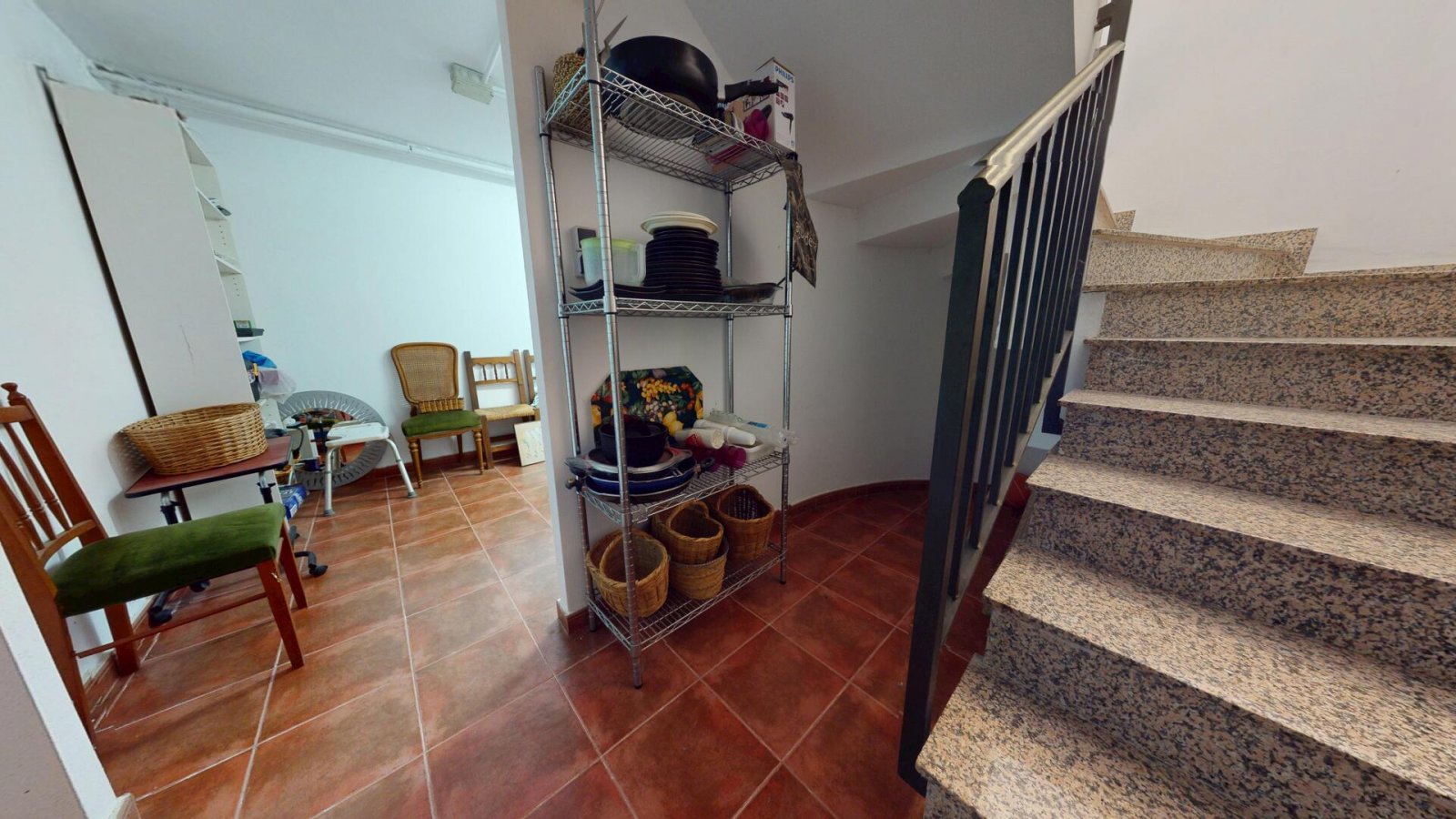  In der charmanten Stadt Águilas gelegen, bietet dieses freistehende Chalet ein außergewöhnliches Wohnerlebnis mit Meerblick. Die Immobilie befindet s