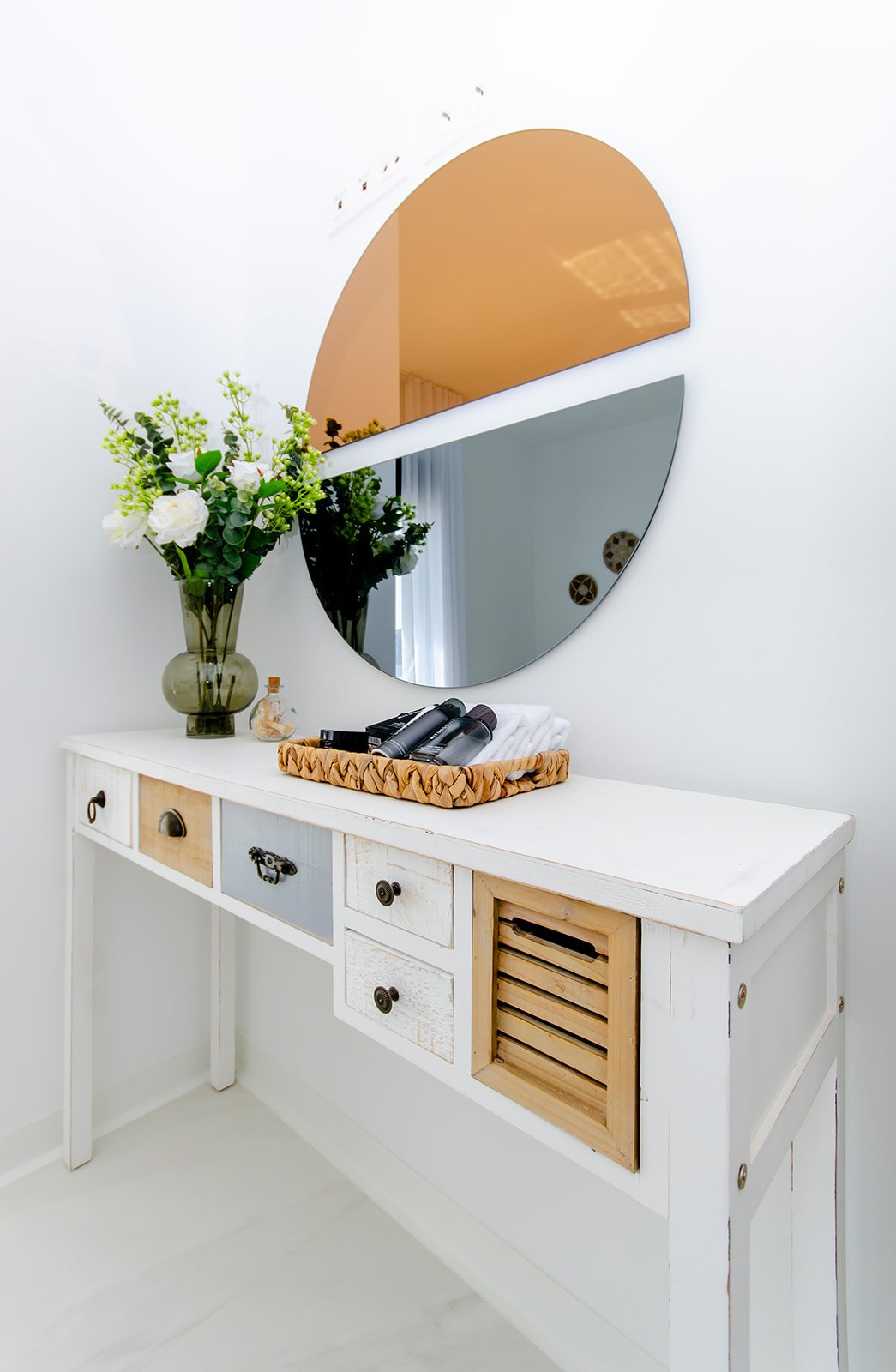 In der charmanten Stadt Orihuela gelegen, bietet dieser Wohnkomplex 39 unabhängige Häuser, die durch ihr modernes und funktionales Design hervorstech