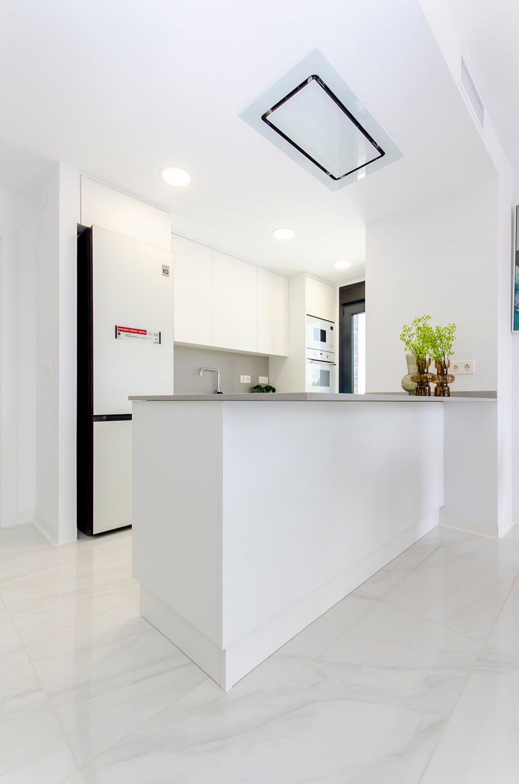 In der charmanten Stadt Orihuela gelegen, bietet dieser Wohnkomplex 39 unabhängige Häuser, die durch ihr modernes und funktionales Design hervorstech