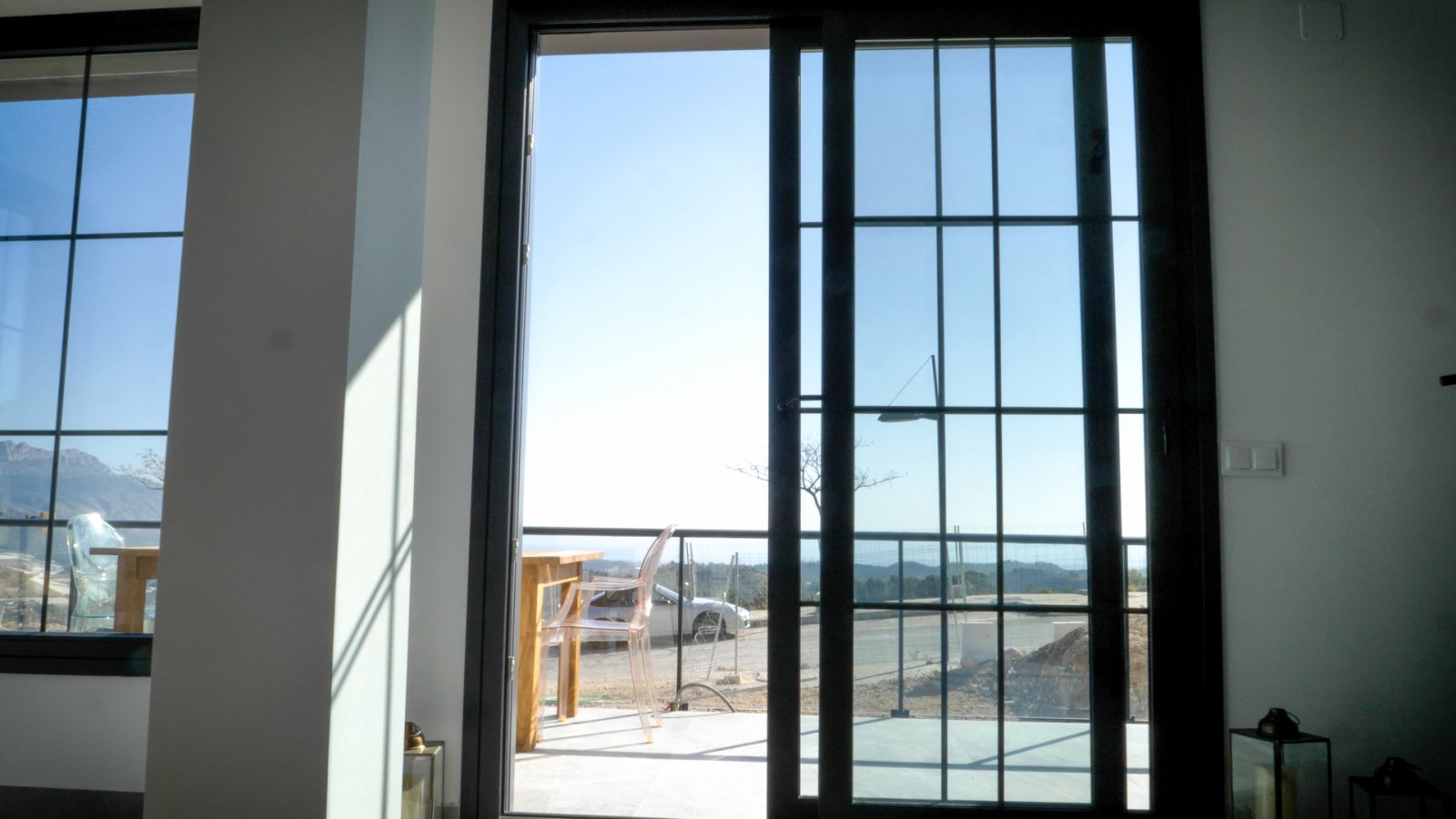  In der charmanten Umgebung von Polop gelegen, bietet diese exklusive Wohnanlage eine Auswahl an Apartments und Reihenhäusern. Mit insgesamt sechs Imm