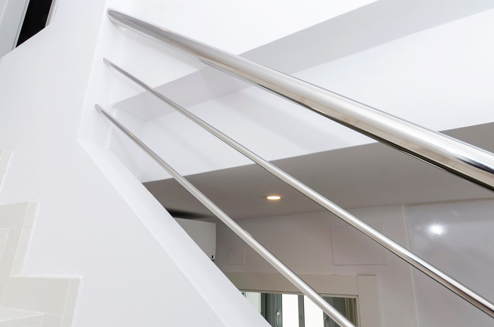  In der charmanten Stadt Torrevieja gelegen, bietet diese Wohnanlage eine exklusive Auswahl von 7 Reihenhäusern. Diese Häuser sind für diejenigen konz