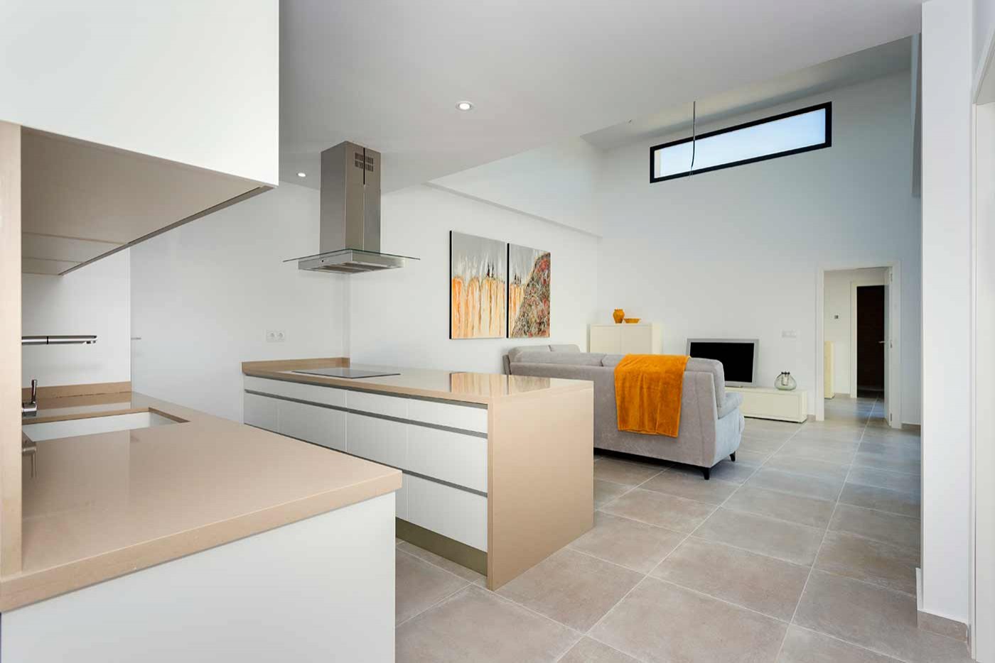  Es ist die perfekte Kombination aus einem ruhigen und komfortablen Landleben und den pulsierenden Küstengebieten der Costa Blanca. Die Anlage wurde m