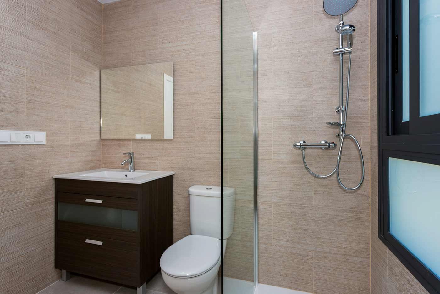  Es ist die perfekte Kombination aus einem ruhigen und komfortablen Landleben und den pulsierenden Küstengebieten der Costa Blanca. Die Anlage wurde m