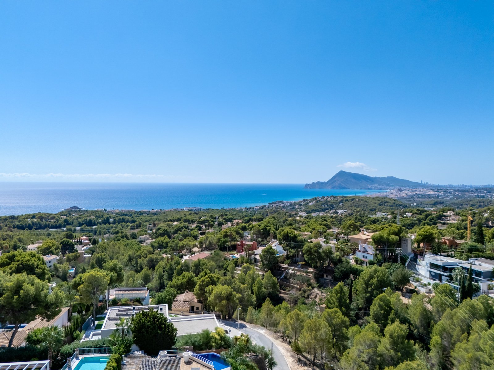  Komplett fertiggestellte Luxusimmobilie in Altea, mit Meerblick, in einer sehr ruhigen Gegend, gebaut nach Nachhaltigkeits- und Energieeffizienzstand