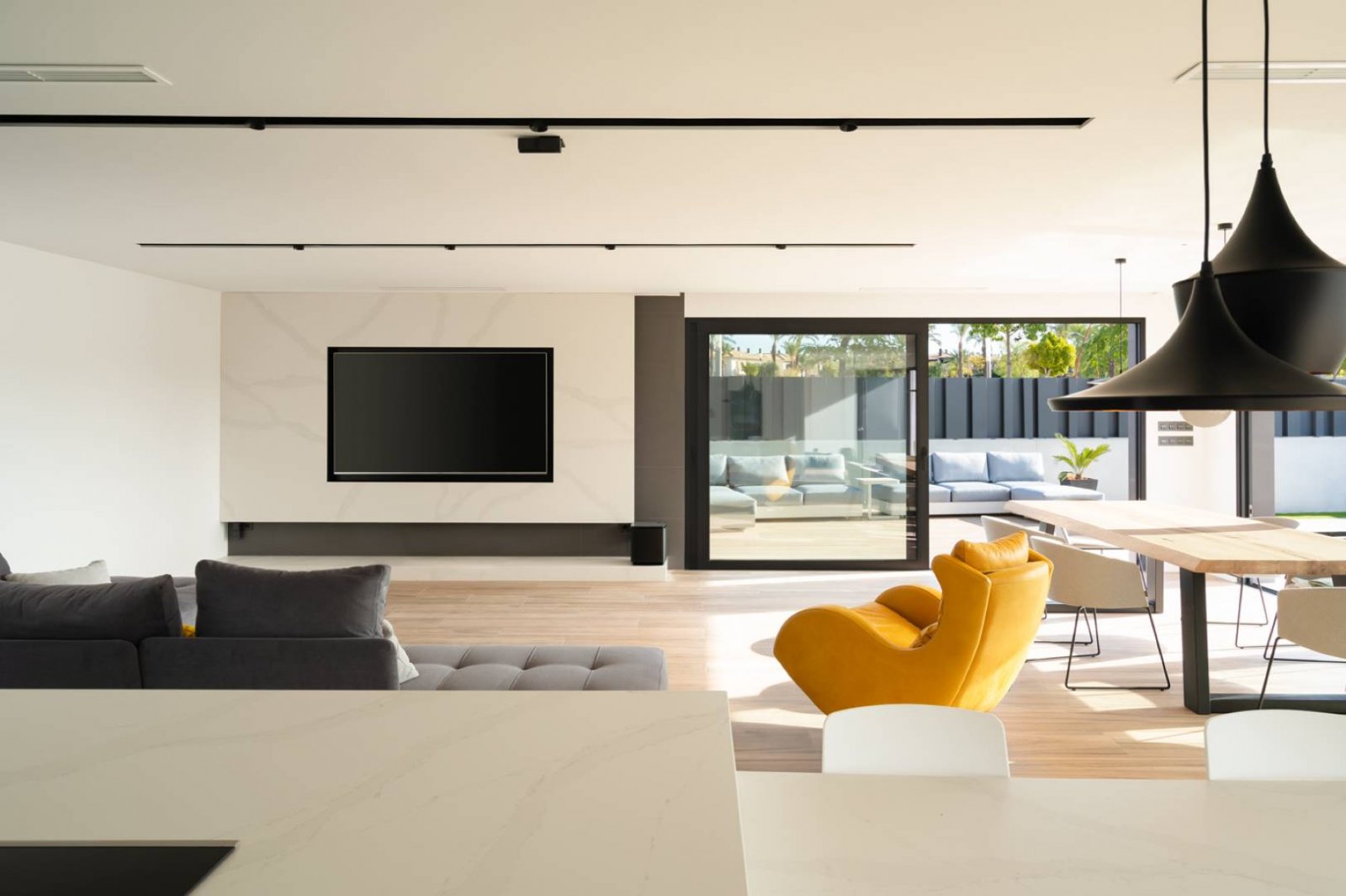  In der charmanten Stadt Molina de Segura gelegen, bietet dieser Wohnkomplex 34 unabhängige Häuser, die Komfort und Modernität vereinen. Die Immobilie