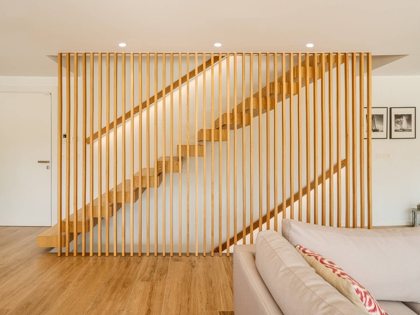  In der charmanten Stadt Molina de Segura gelegen, bietet dieser Wohnkomplex 34 unabhängige Häuser, die Komfort und Modernität vereinen. Die Immobilie