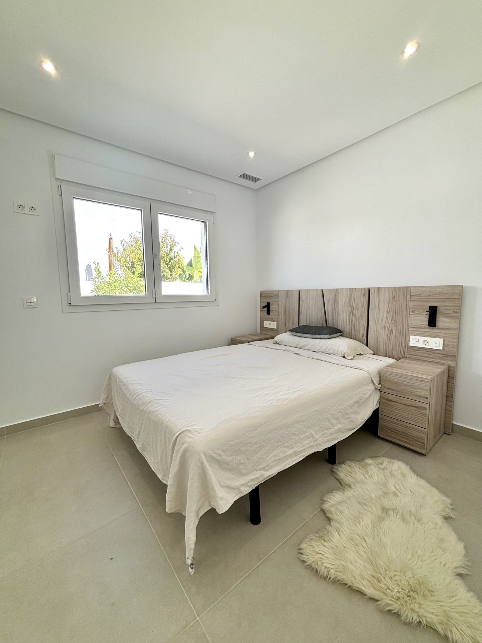  In der charmanten Stadt Benijófar gelegen, bietet dieses exklusive Ensemble freistehender Häuser eine einzigartige Gelegenheit für diejenigen, die ei