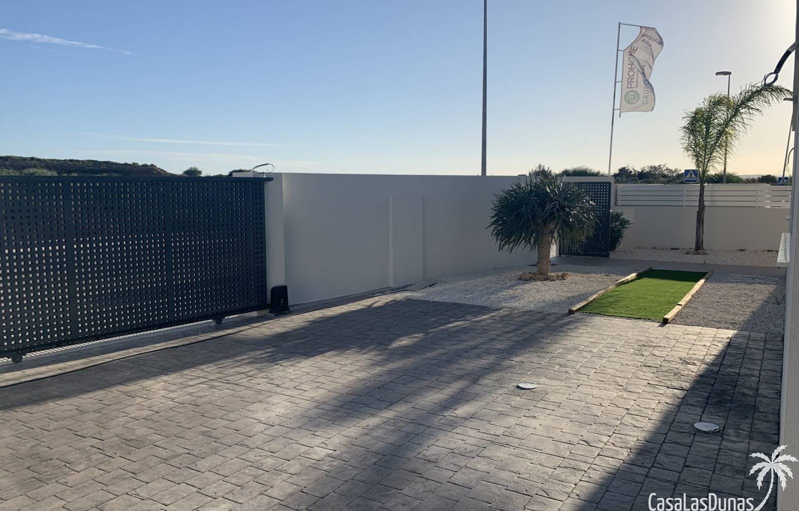  Diese Luxusvillen werden in Benijofar gebaut. Die Fotos zeigen eine Reihe von Optionen, daher kann Ihre Wahl leicht abweichen.
 Die Häuser verfügen ü