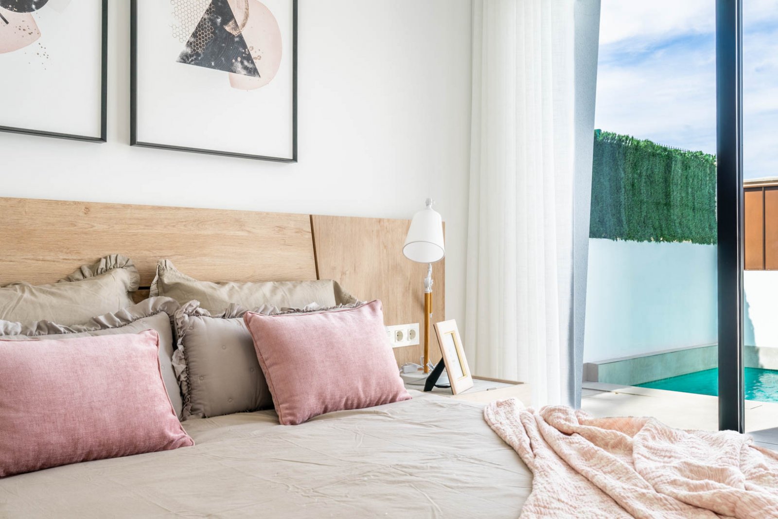 In der charmanten Ortschaft Torre-Pacheco gelegen, bietet diese Wohnanlage 36 unabhängige Wohnhäuser, die für diejenigen entworfen wurden, die einen