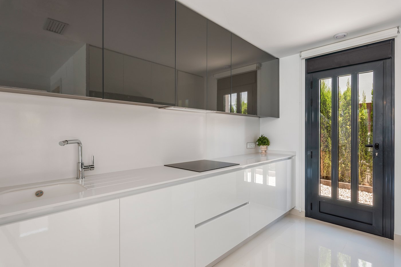 In der exklusiven Gegend von Playa Paraiso gelegen, bietet dieser Komplex von 13 freistehenden Häusern eine privilegierte Umgebung nur 1 km vom Meer