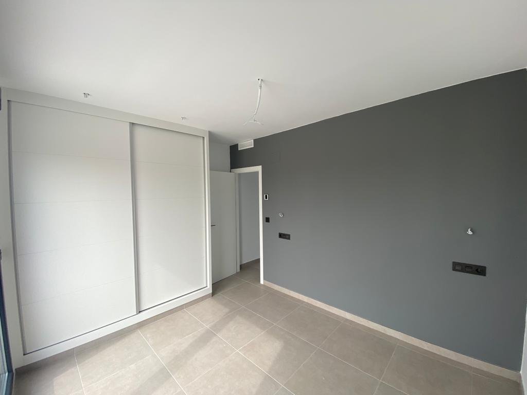  In der charmanten Stadt Los Alcázares gelegen, bietet diese exklusive Sammlung von 9 unabhängigen Häusern eine privilegierte Umgebung für diejenigen,