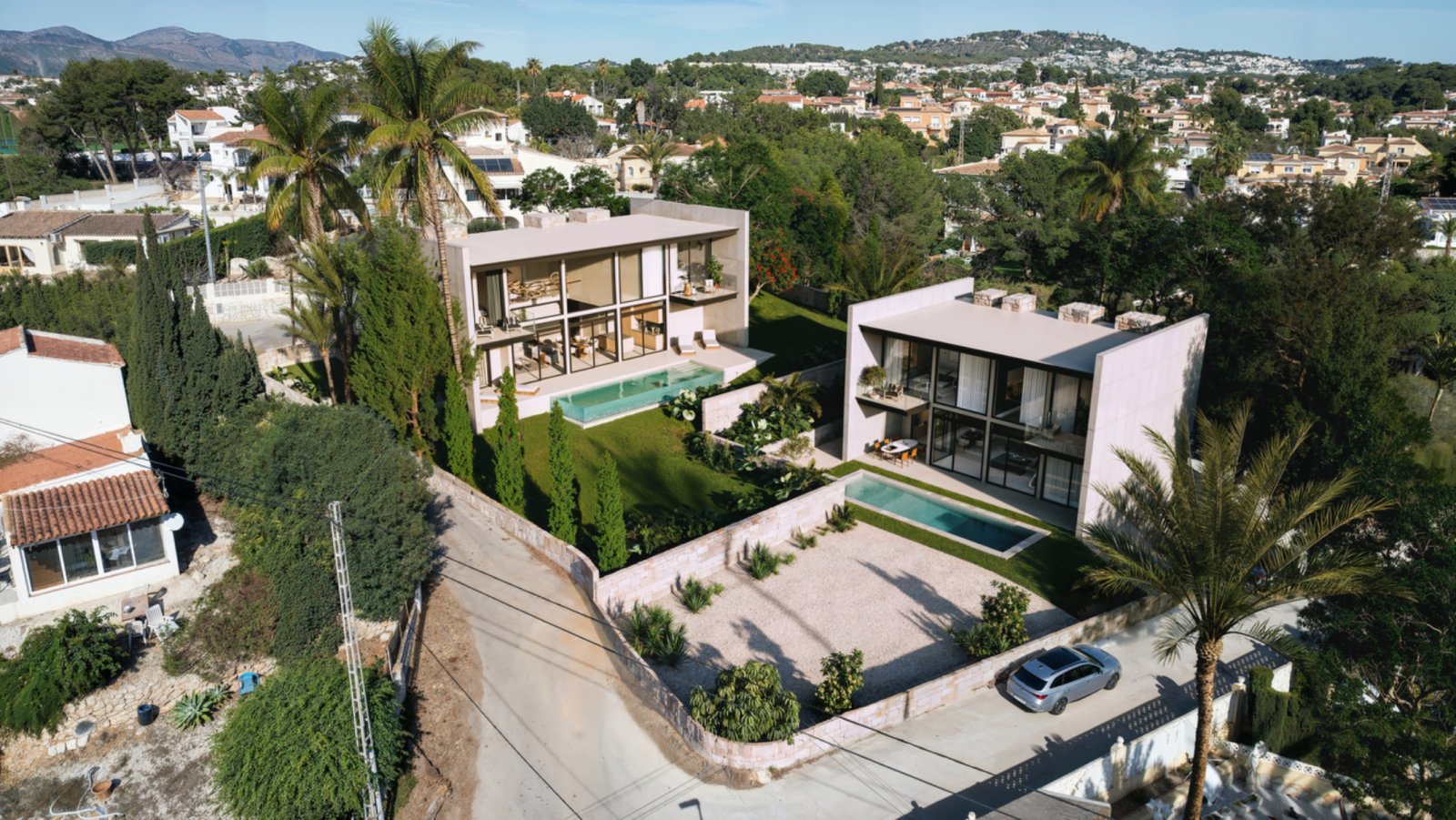 In der charmanten Stadt Calpe gelegen, bietet dieses exklusive Immobilienangebot unabhängige Häuser, die durch ihren beeindruckenden Blick auf die Be