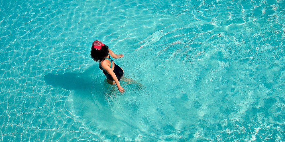 In der charmanten Ortschaft Benitachell gelegen, bieten diese exklusiven Villen eine privilegierte Umgebung mit Meerblick, nur 1 km von der Küste ent