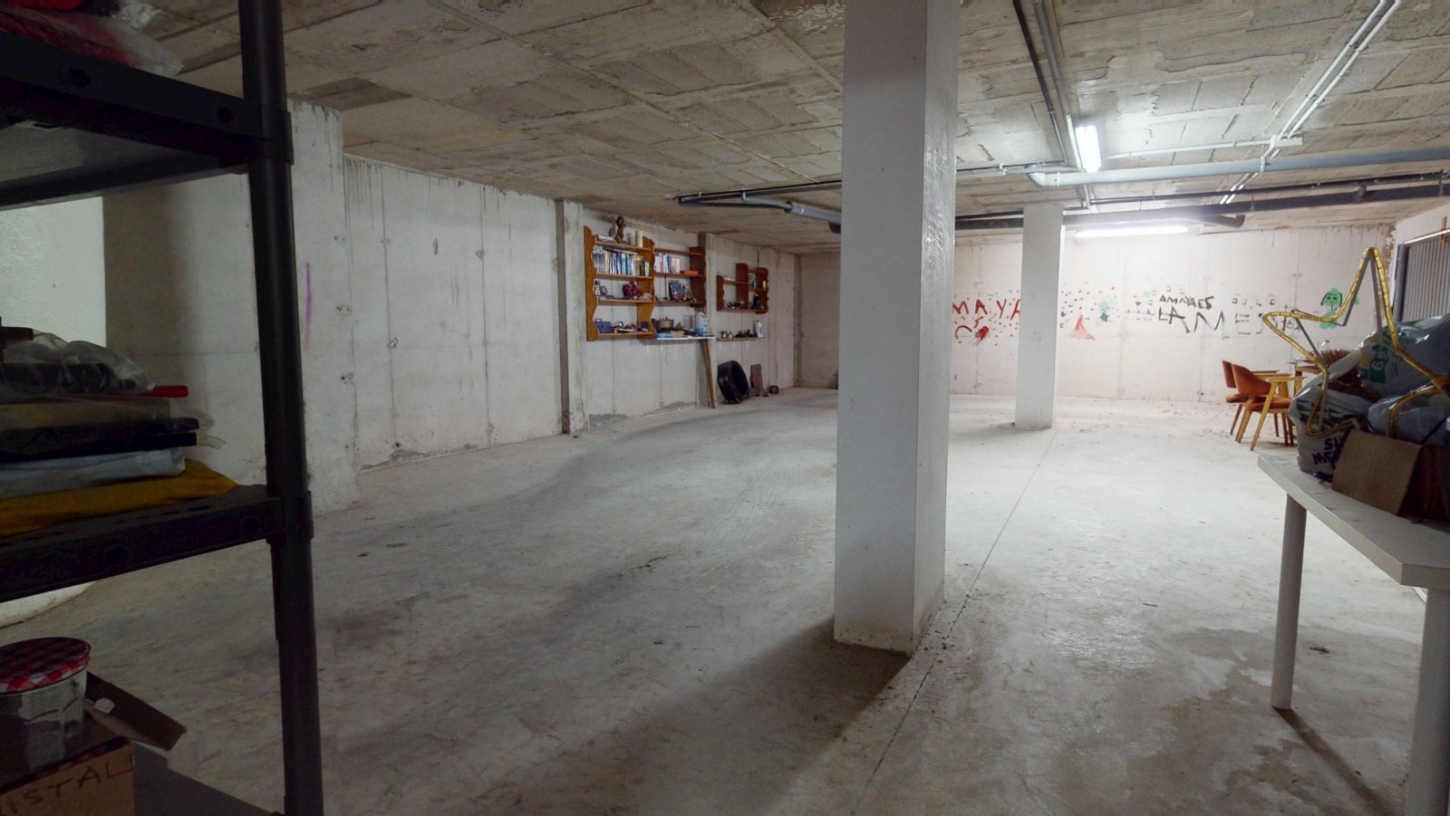  In der charmanten Stadt Águilas gelegen, bietet dieses freistehende Chalet ein außergewöhnliches Wohnerlebnis mit Meerblick. Die Immobilie befindet s