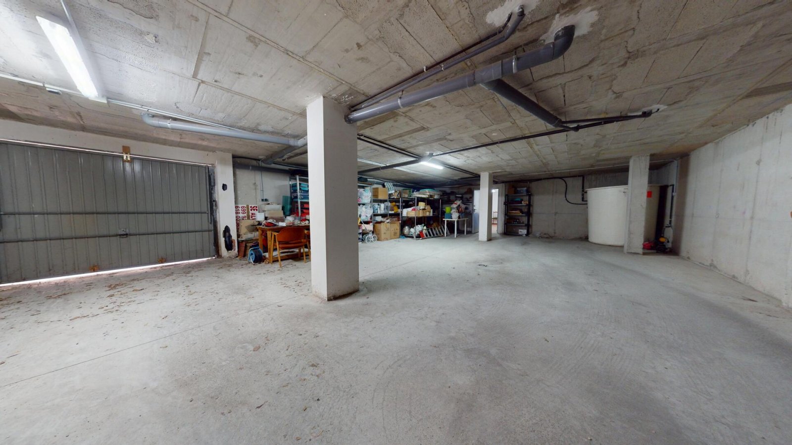  In der charmanten Stadt Águilas gelegen, bietet dieses freistehende Chalet ein außergewöhnliches Wohnerlebnis mit Meerblick. Die Immobilie befindet s