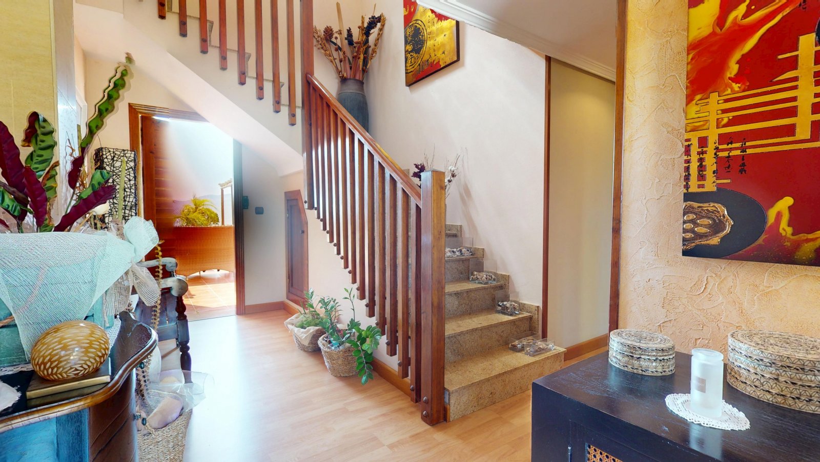  In der charmanten Stadt Águilas gelegen, bietet dieses freistehende Chalet ein außergewöhnliches Wohnerlebnis mit Meerblick. Die Immobilie befindet s