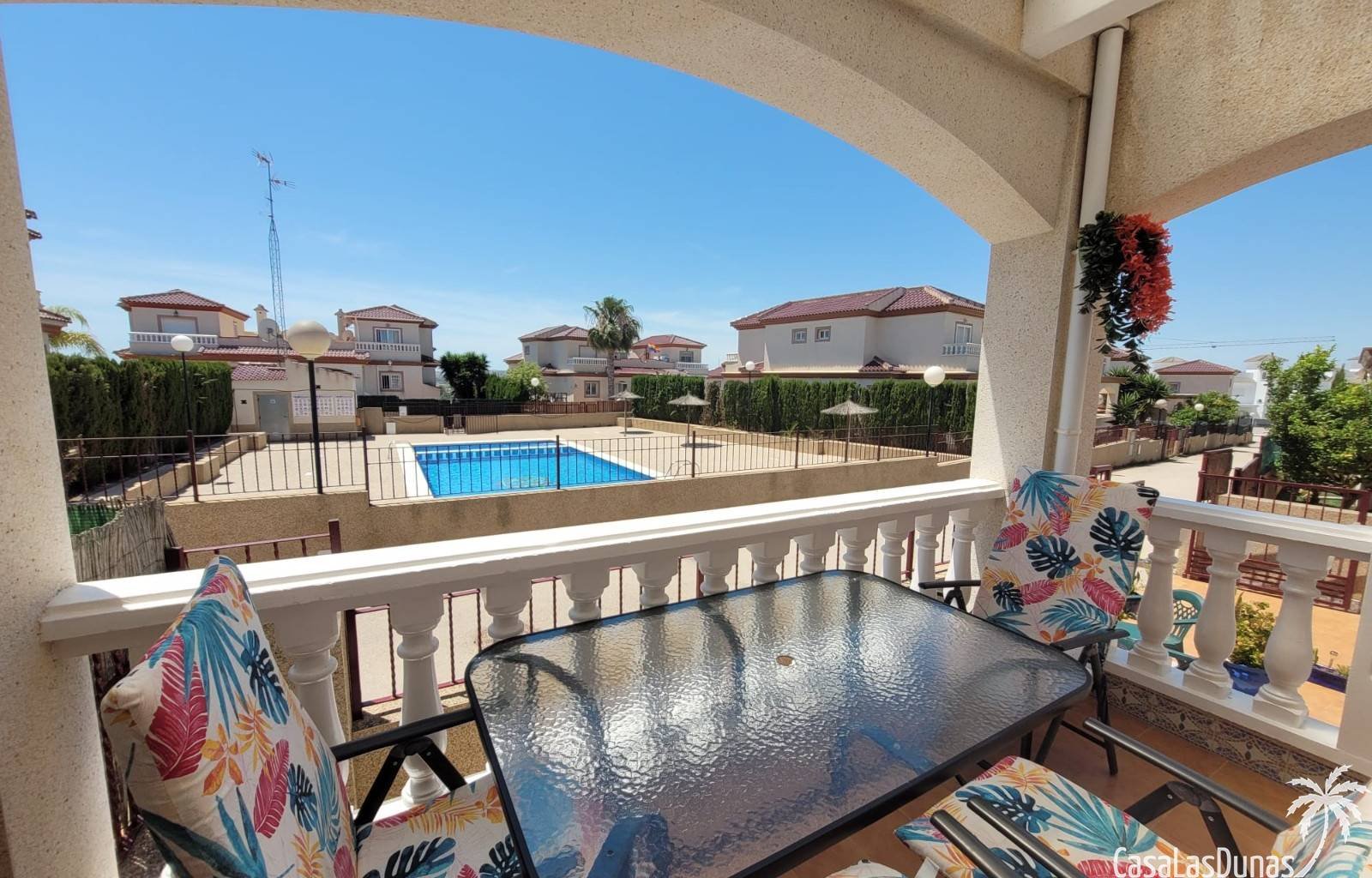 Casa de Cerro ist eine charmante Ferienunterkunft, die alles bietet, was Sie für einen erholsamen und komfortablen Urlaub benötigen. Dieses Gebäude v