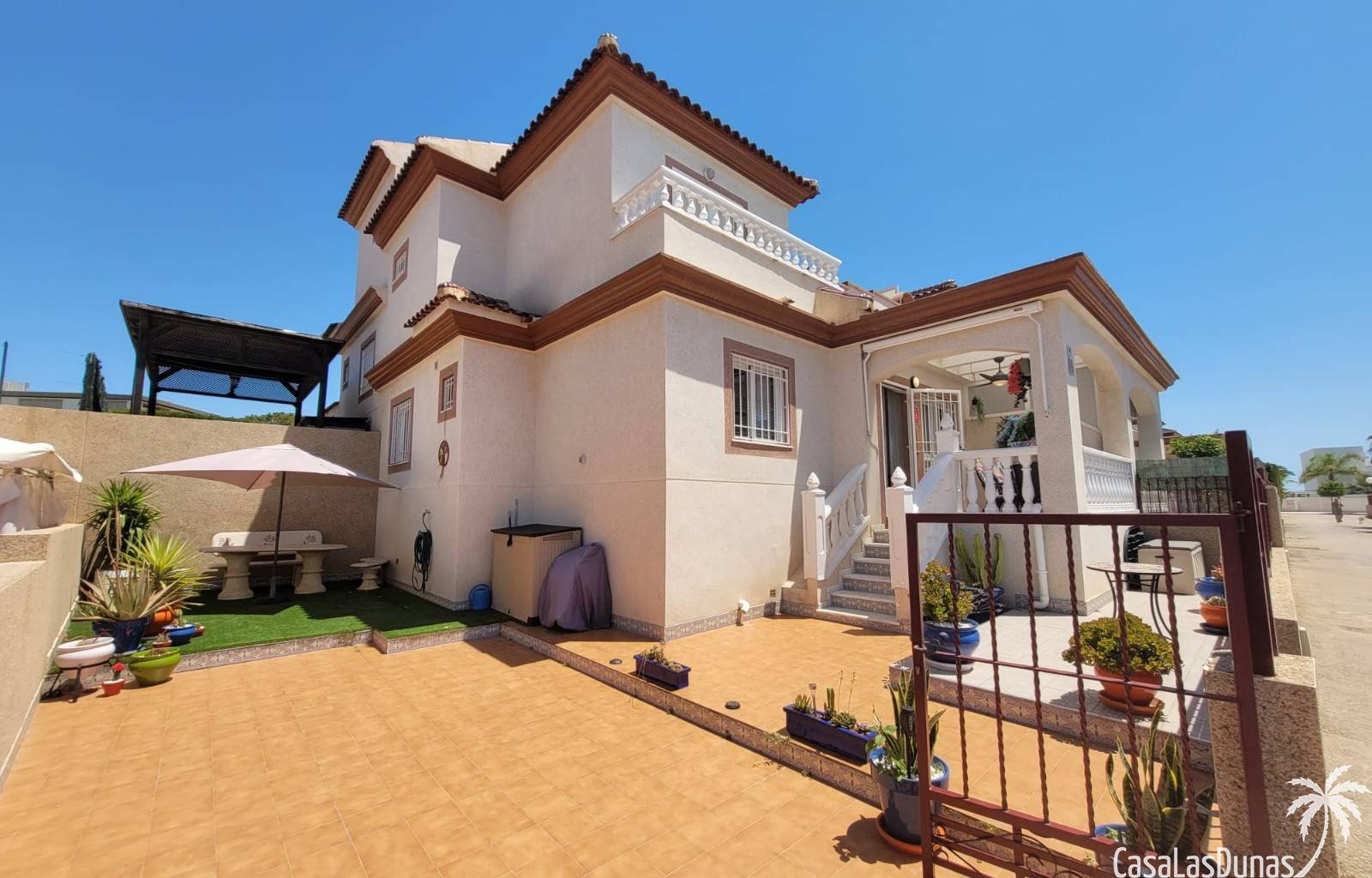 Casa de Cerro ist eine charmante Ferienunterkunft, die alles bietet, was Sie für einen erholsamen und komfortablen Urlaub benötigen. Dieses Gebäude v