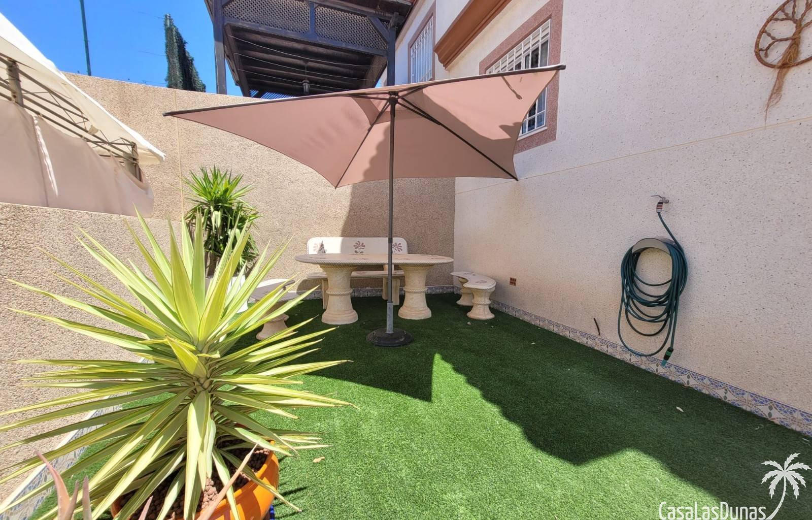 Casa de Cerro ist eine charmante Ferienunterkunft, die alles bietet, was Sie für einen erholsamen und komfortablen Urlaub benötigen. Dieses Gebäude v