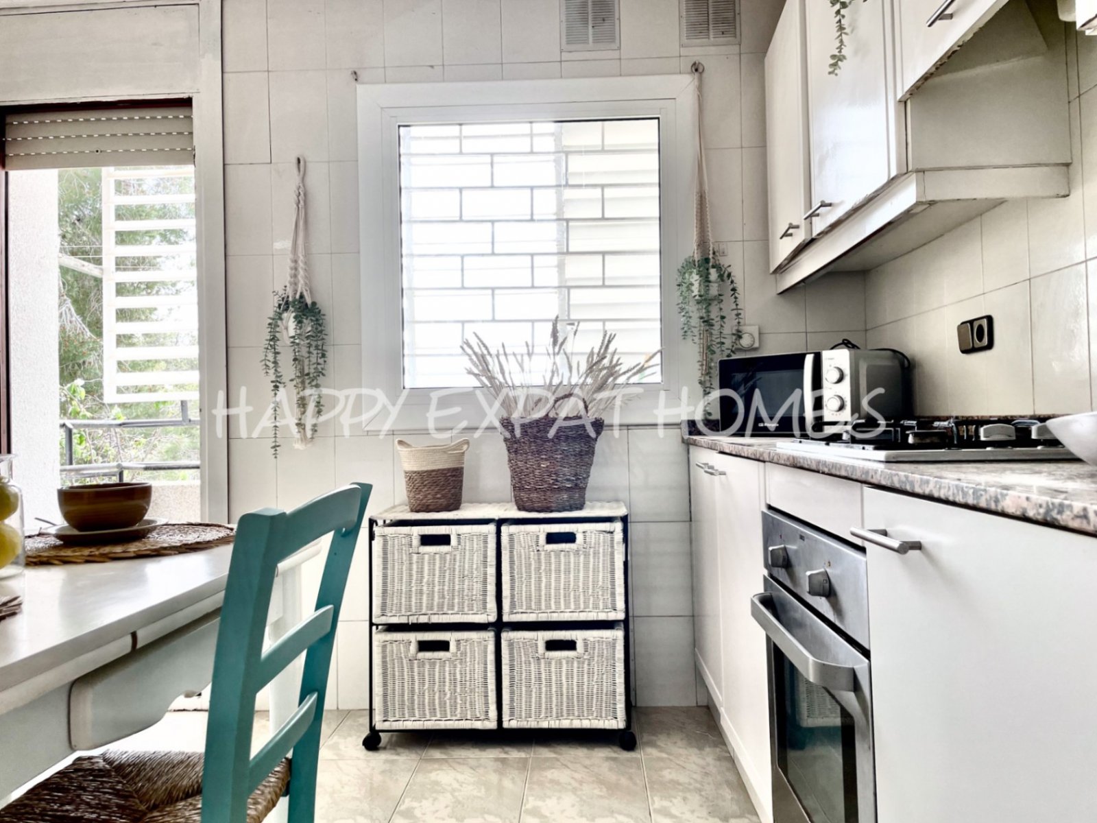 Unglaubliches Doppelhaus mit TOURISTISCHER LIZENZ und privatem Wald. Mit etwas Liebe und einigen Renovierungen hat diese Immobilie das Potenzial, eine