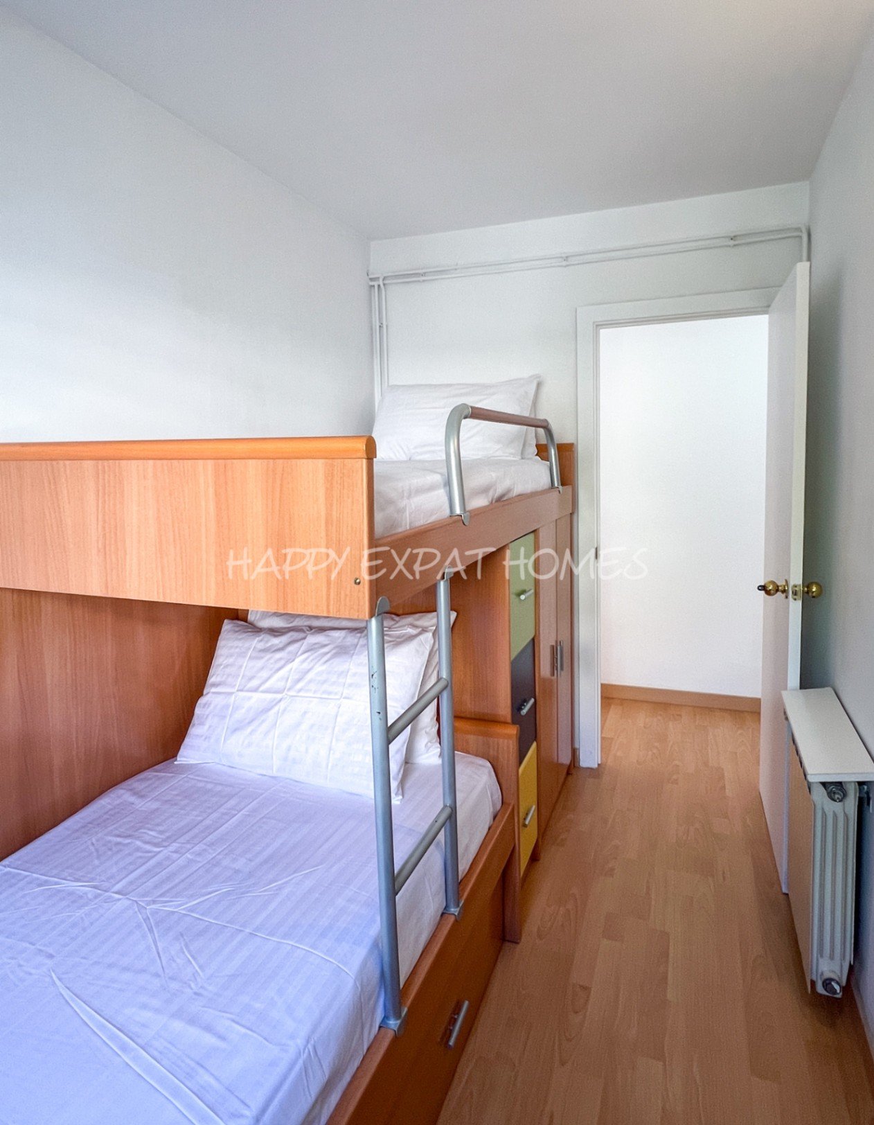 Wohnung zu verkaufen in Sitges – Aiguadolç
Jeder, der zum ersten Mal hereinkommt, ist sprachlos von den atemberaubenden Ausblicken.
Diese helle und ko