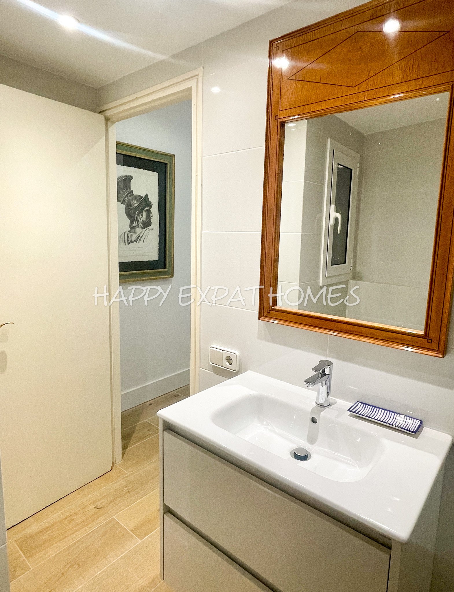 Fantastische Wohnung im Herzen von Sitges mit den besten Meerblicken.
Vom Balkon aus kann man buchstäblich die Wellen des Meeres und die Glocken der s