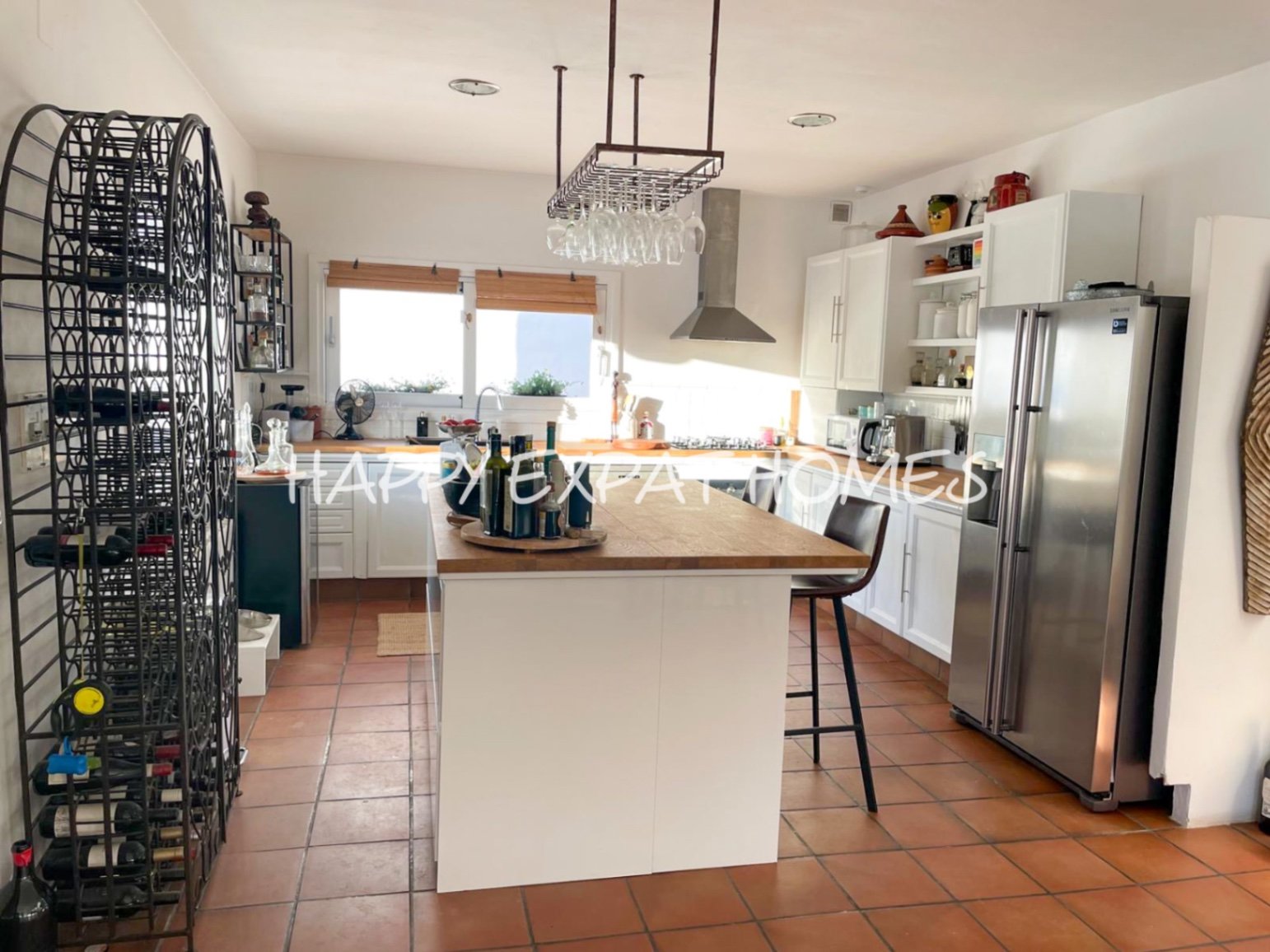 Dieses komplett möblierte Haus in einem perfekten Wartungszustand befindet sich in den ruhigen Hügeln von Olivella und bietet beeindruckende Ausblicke