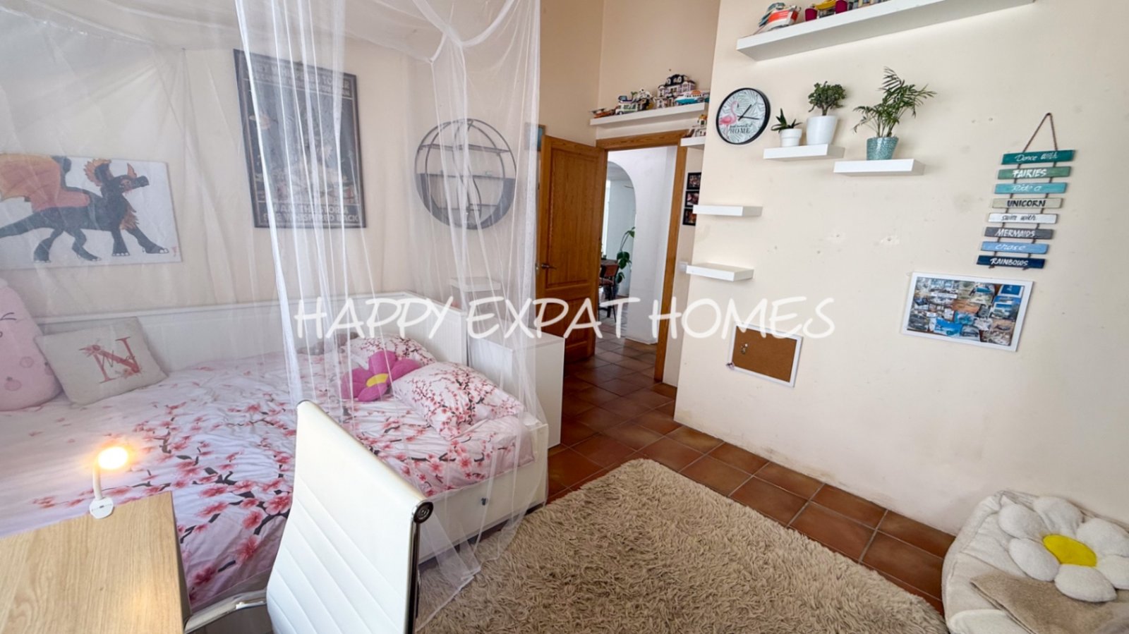 Dieses komplett möblierte Haus in einem perfekten Wartungszustand befindet sich in den ruhigen Hügeln von Olivella und bietet beeindruckende Ausblicke