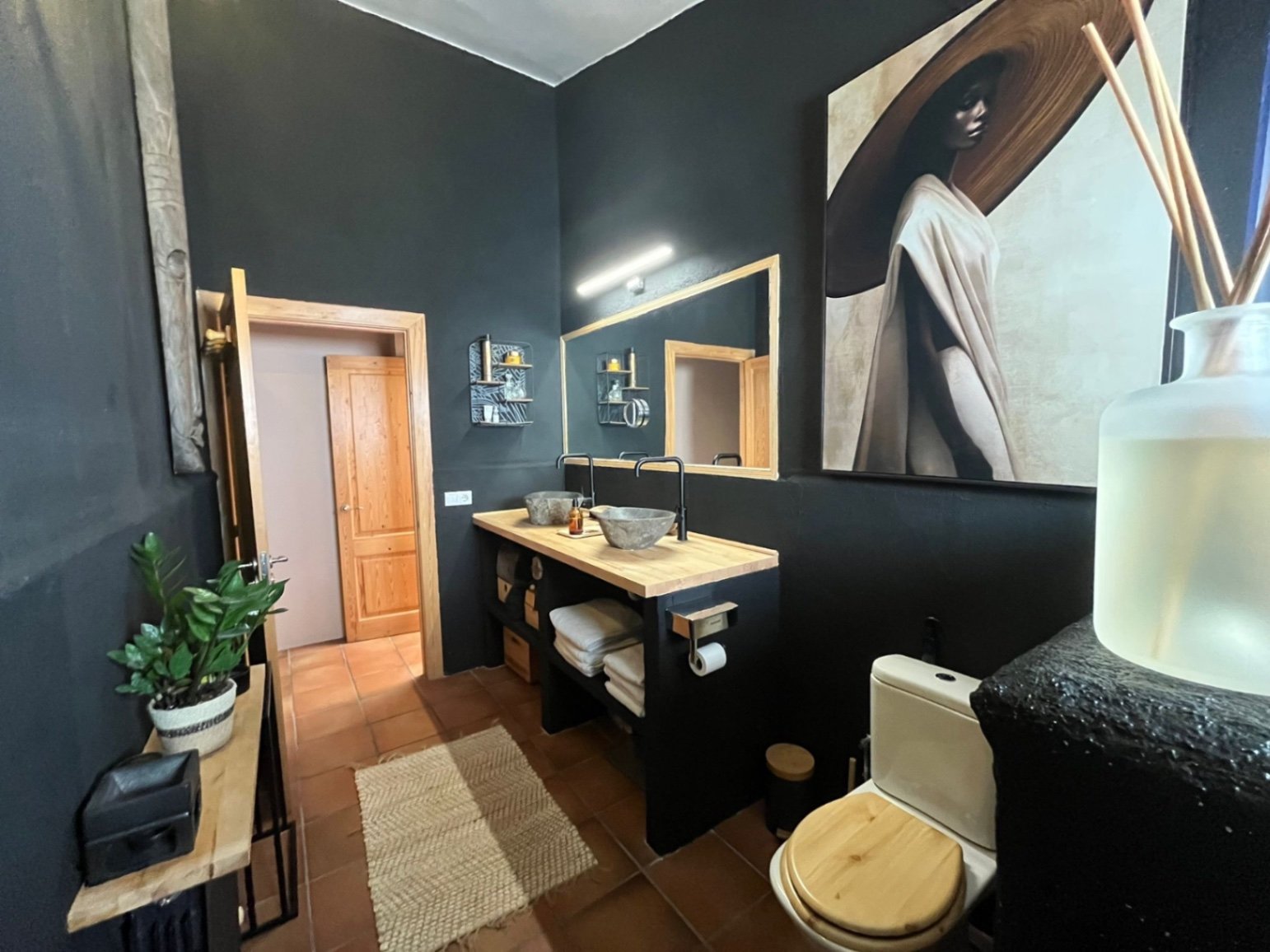 Dieses komplett möblierte Haus in einem perfekten Wartungszustand befindet sich in den ruhigen Hügeln von Olivella und bietet beeindruckende Ausblicke