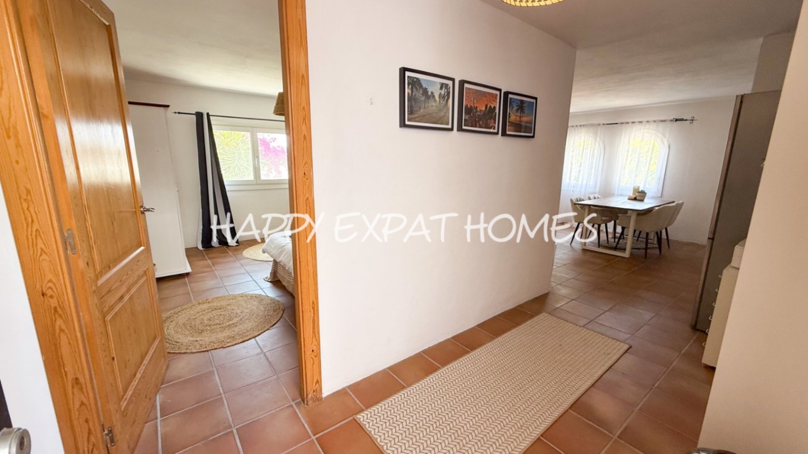 Dieses komplett möblierte Haus in einem perfekten Wartungszustand befindet sich in den ruhigen Hügeln von Olivella und bietet beeindruckende Ausblicke